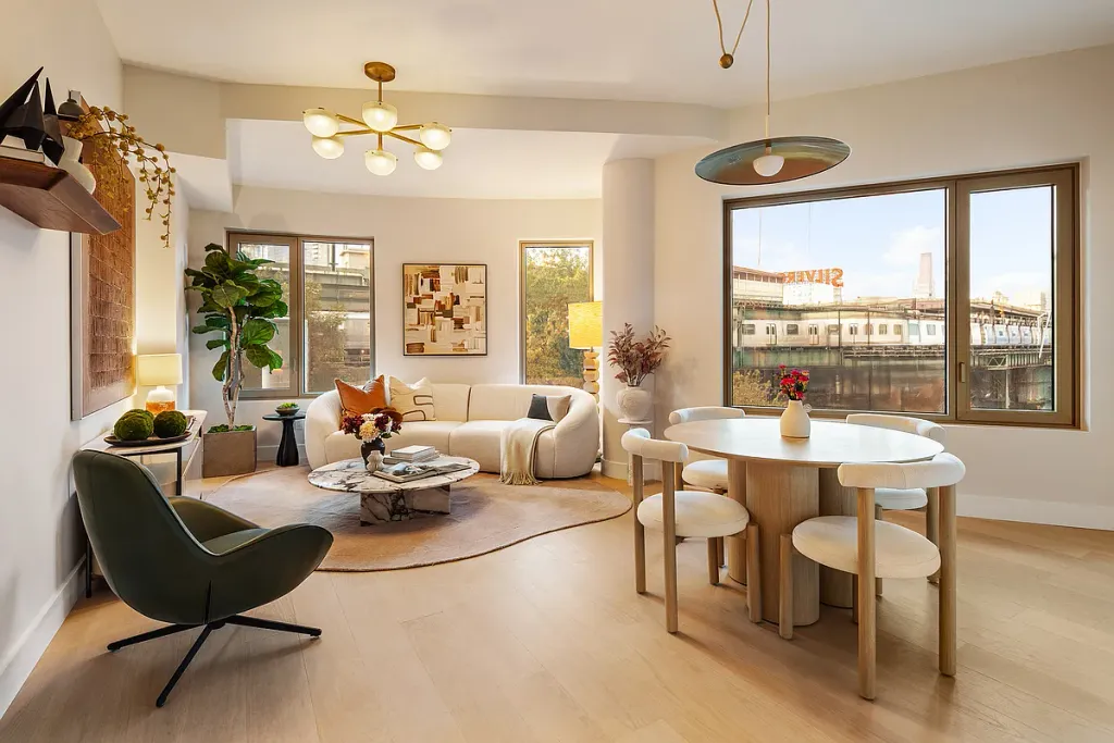 Property photo 3 of 22