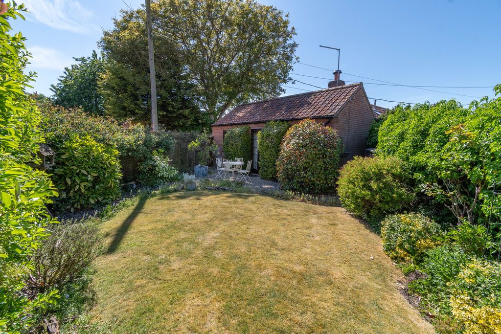 Property photo 2 of 15