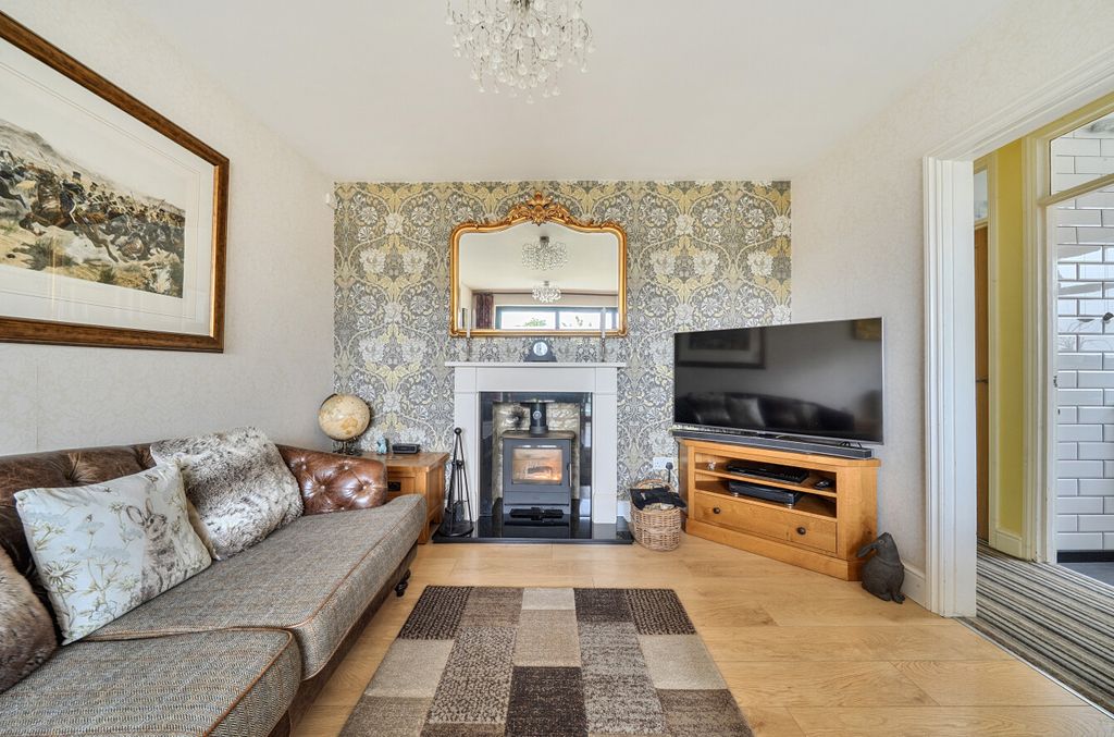 Property photo 2 of 20 1456922-8-6A07076...