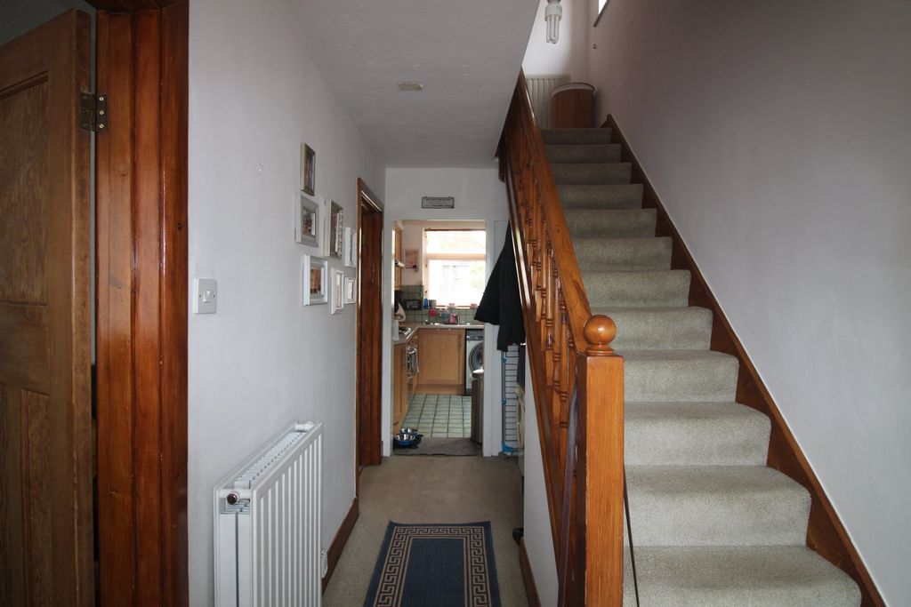 Property photo 2 of 12 Hallway