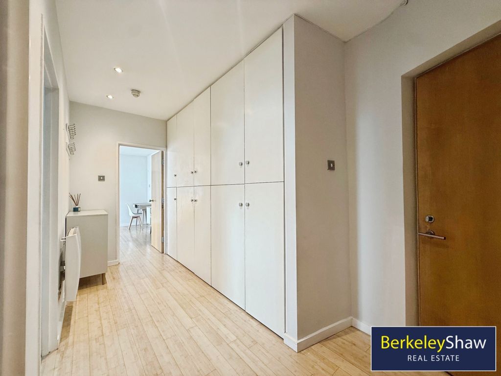 Property photo 2 of 29 Pbox-Img.Jpg