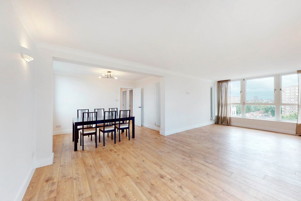 Property photo 2 of 19 Picture No. 33