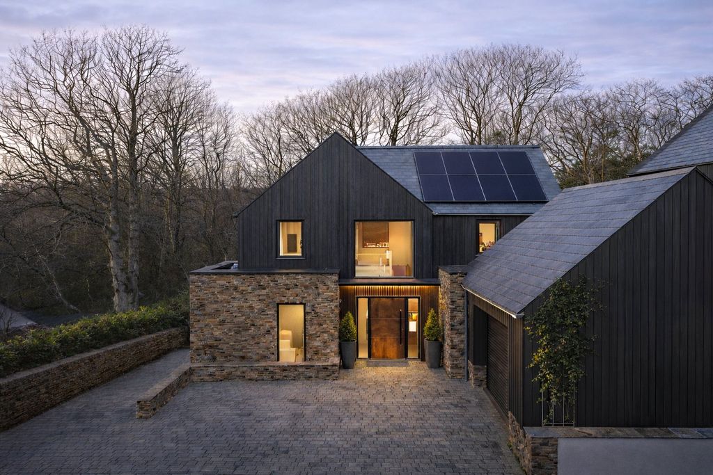 Property photo 1 of 24 Picture No. 01