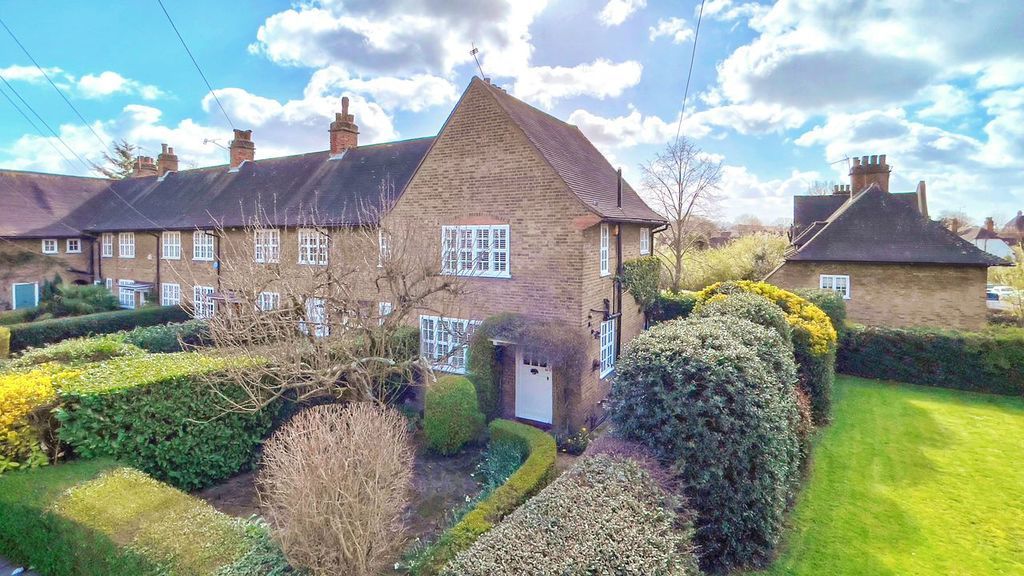 Property photo 1 of 9 Photo 5