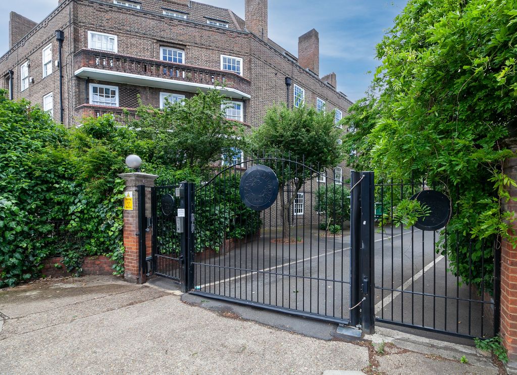Property photo 1 of 16 Front Gates