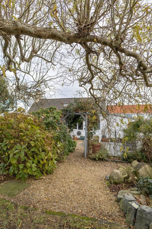 Additional image 26 of 4 bed detached house to rentLa Route De La Hougue Du Pommier, Castel, Guernsey GY5