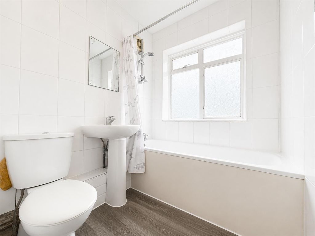Property photo 3 of 6 Family Bathroom/ WC