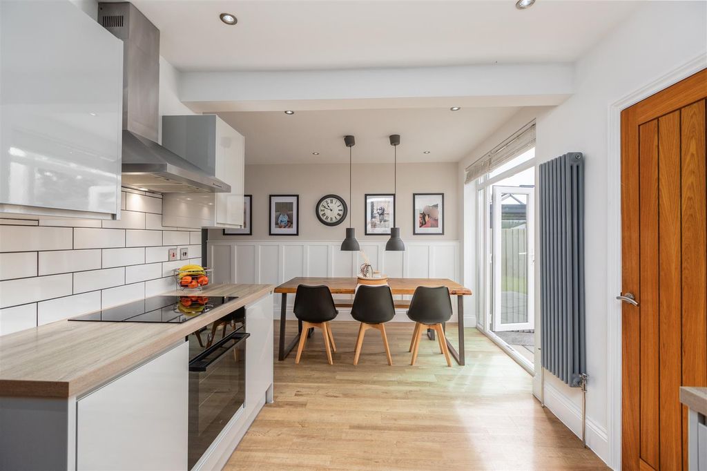 Property photo 3 of 39 Cz0A9440-Edit.Jpg