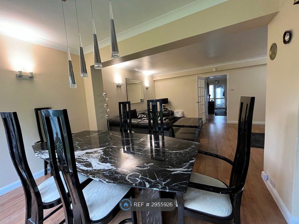 Property photo 3 of 20 Dining Area