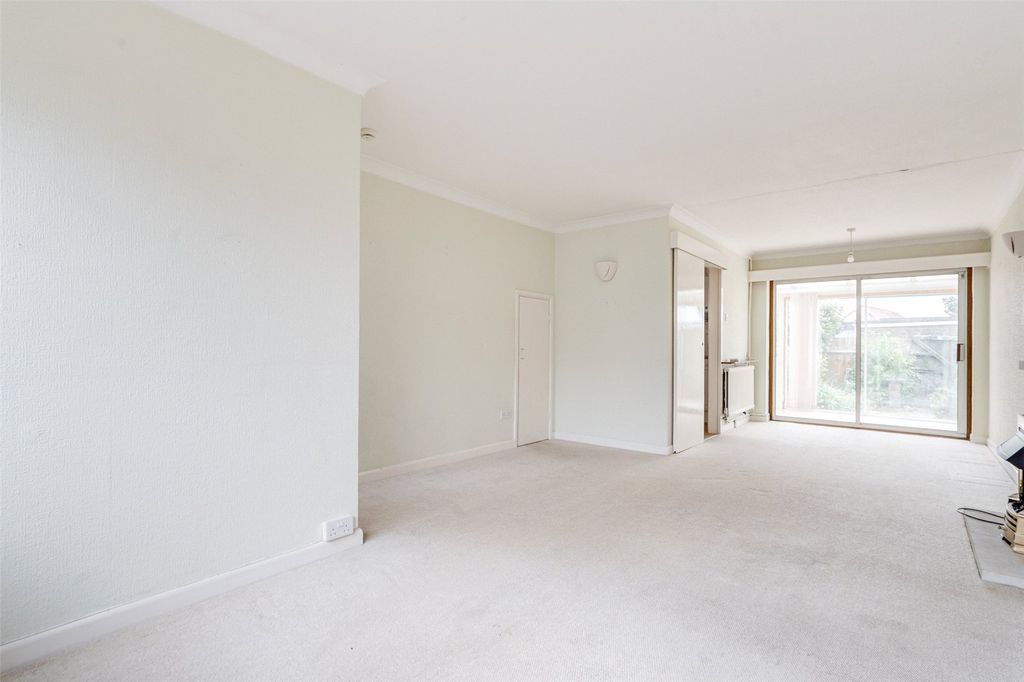 Property photo 2 of 18 Picture No. 14