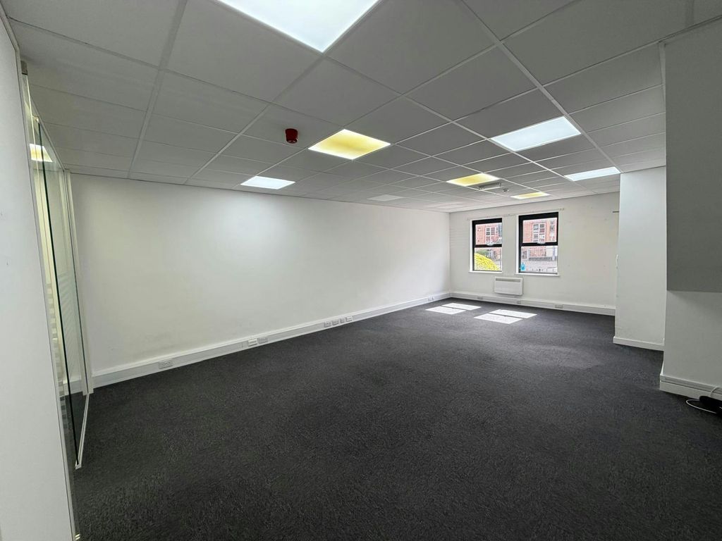 Property photo 3 of 11 P4.Jpg