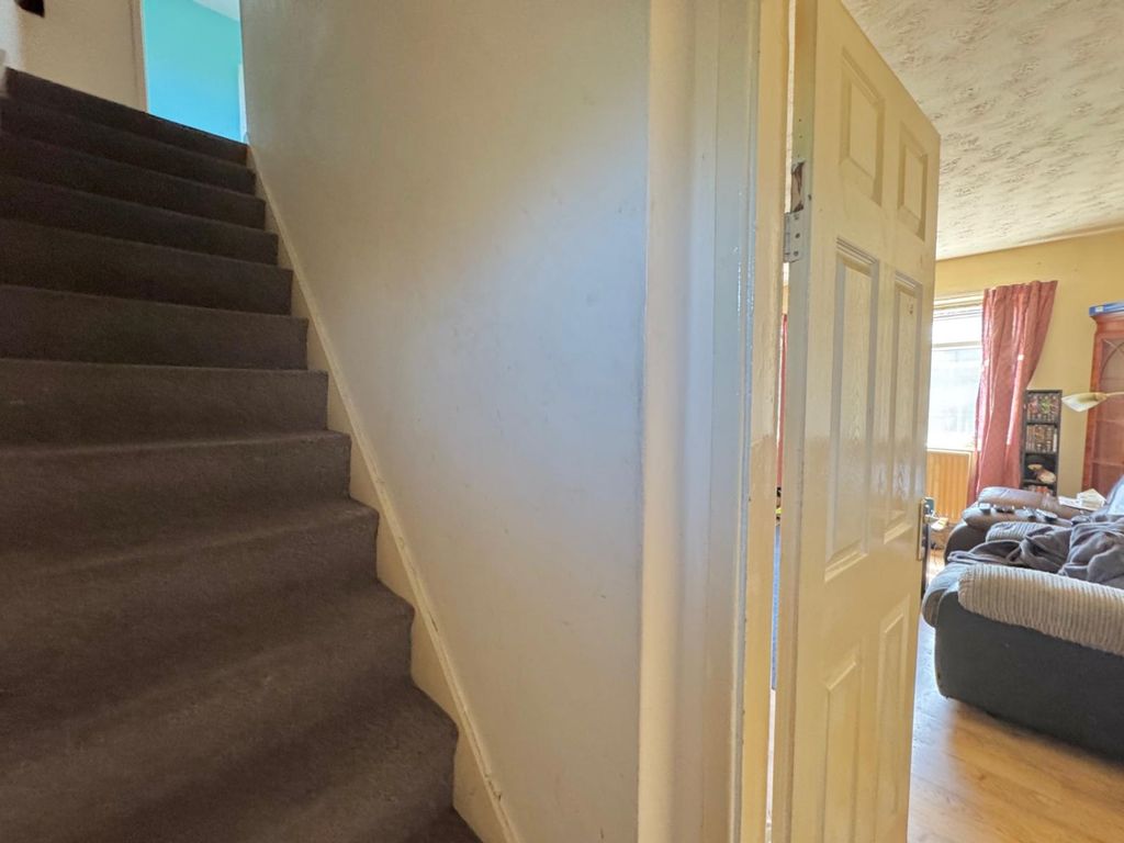 Property photo 2 of 11 6Fd723ee-209F-43B2-9Ced-Bf989571F077