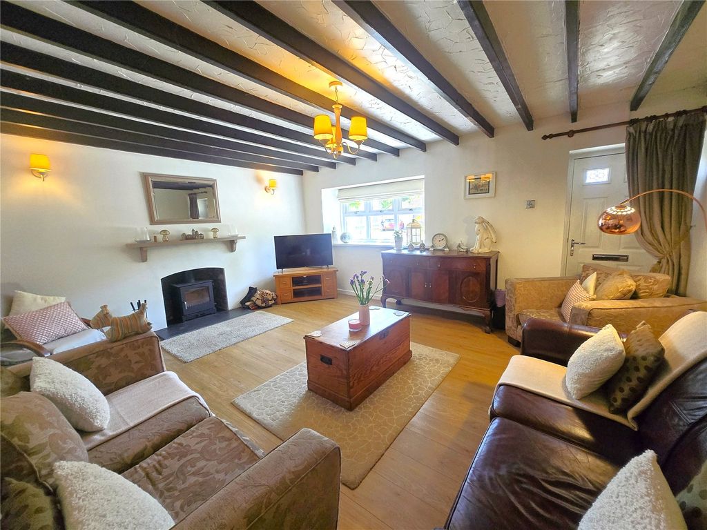 Property photo 2 of 33 Picture No. 25