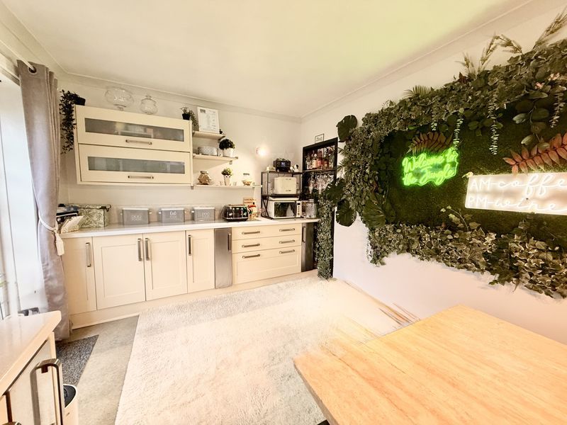 Property photo 3 of 20 Photo 21