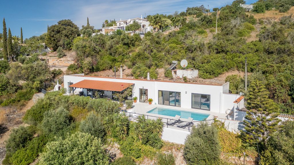 Property photo 1 of 40