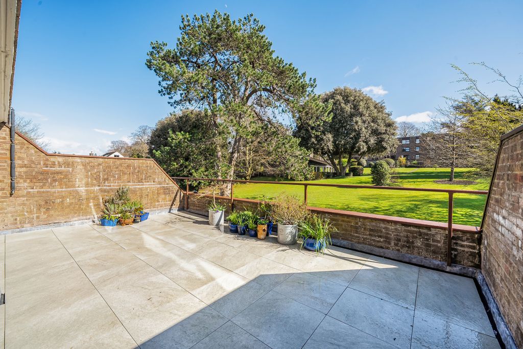 Property photo 2 of 20 Terrace/View