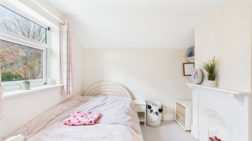 Additional image 16 of 3 bed detached house for saleLightwater, Surrey GU18