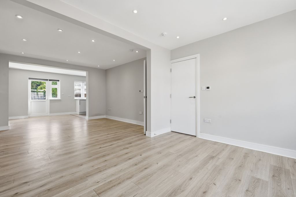 Property photo 2 of 19 Img_4888