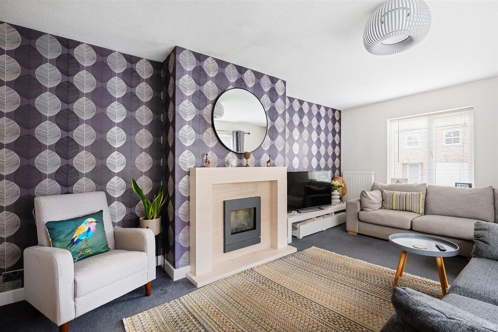 Property photo 3 of 14 Living Room