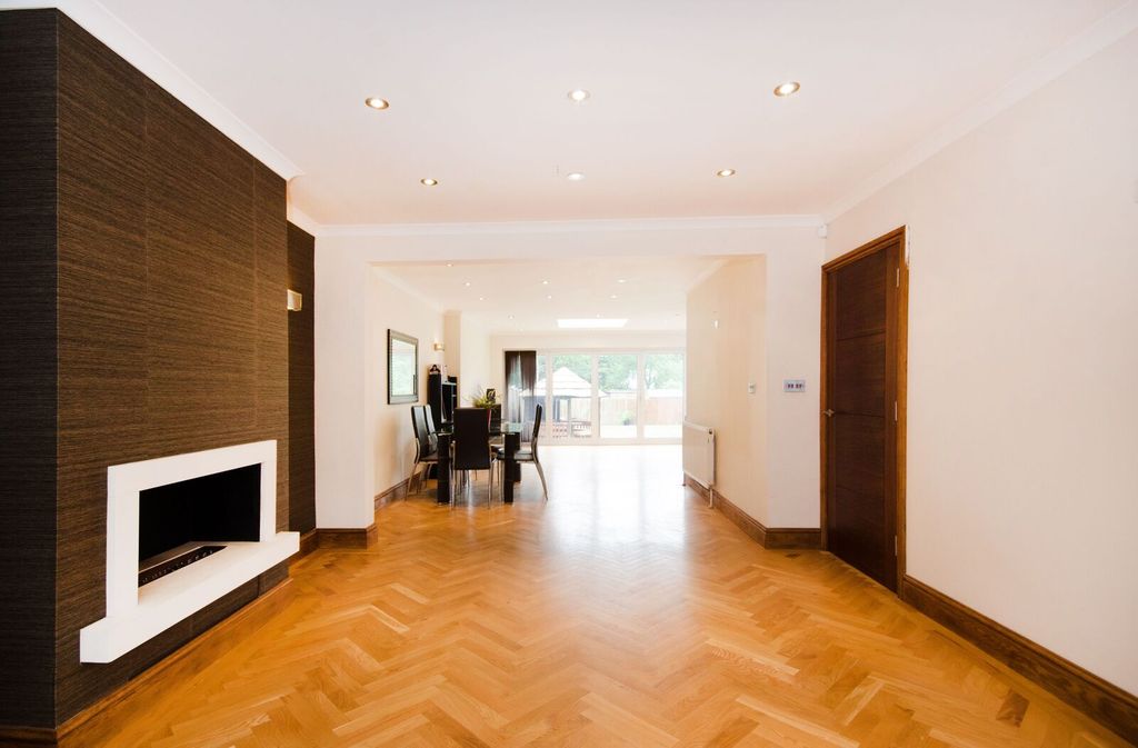 Property photo 1 of 22
