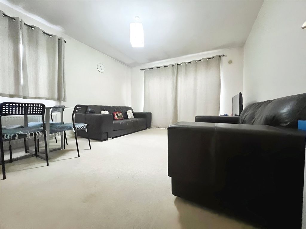 Property photo 3 of 10 Living Room