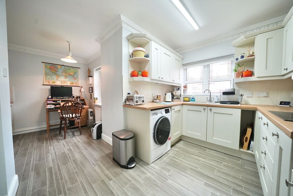 Additional image 5 of 2 bed flat for saleSutherland Court Gardens, Cromer NR27