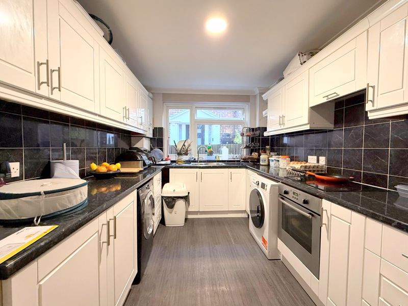 Property photo 2 of 8 Photo 4