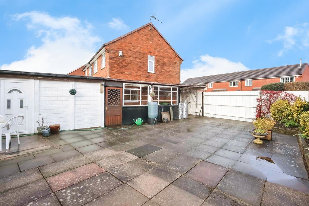 Property photo 2 of 19