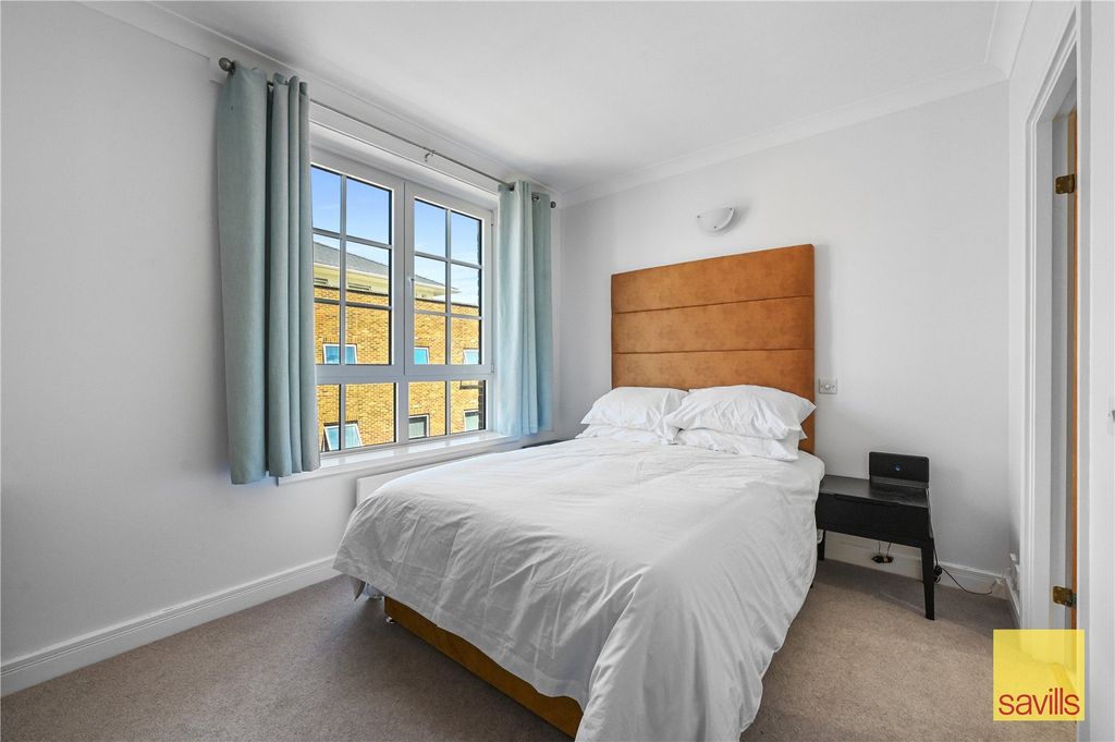 Property photo 2 of 14 Princpial Bedroom