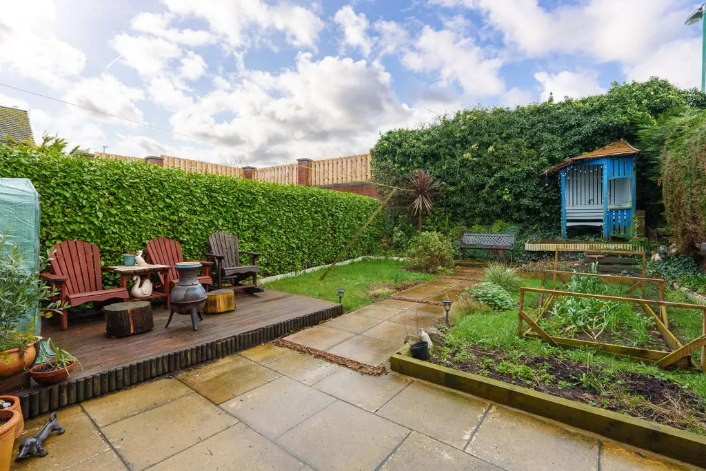 Property photo 2 of 20