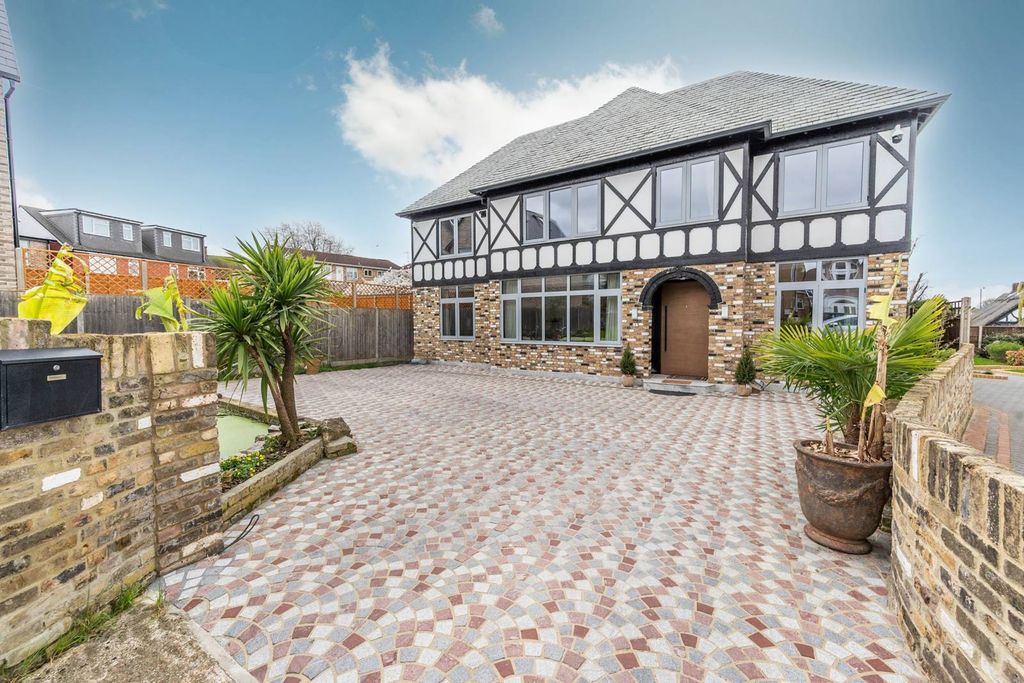 Property photo 1 of 22