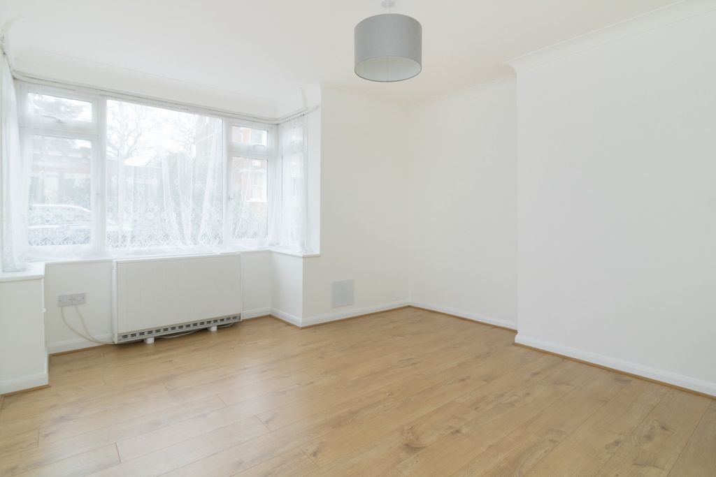 Property photo 2 of 7 1941906