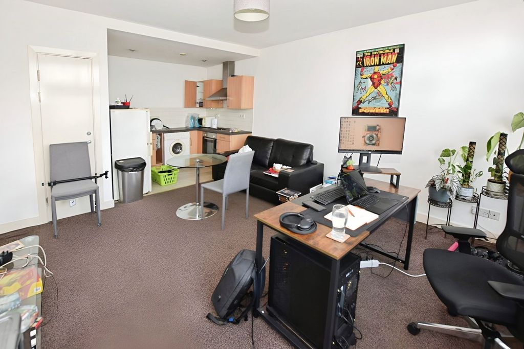 Property photo 2 of 13 Picture No. 21
