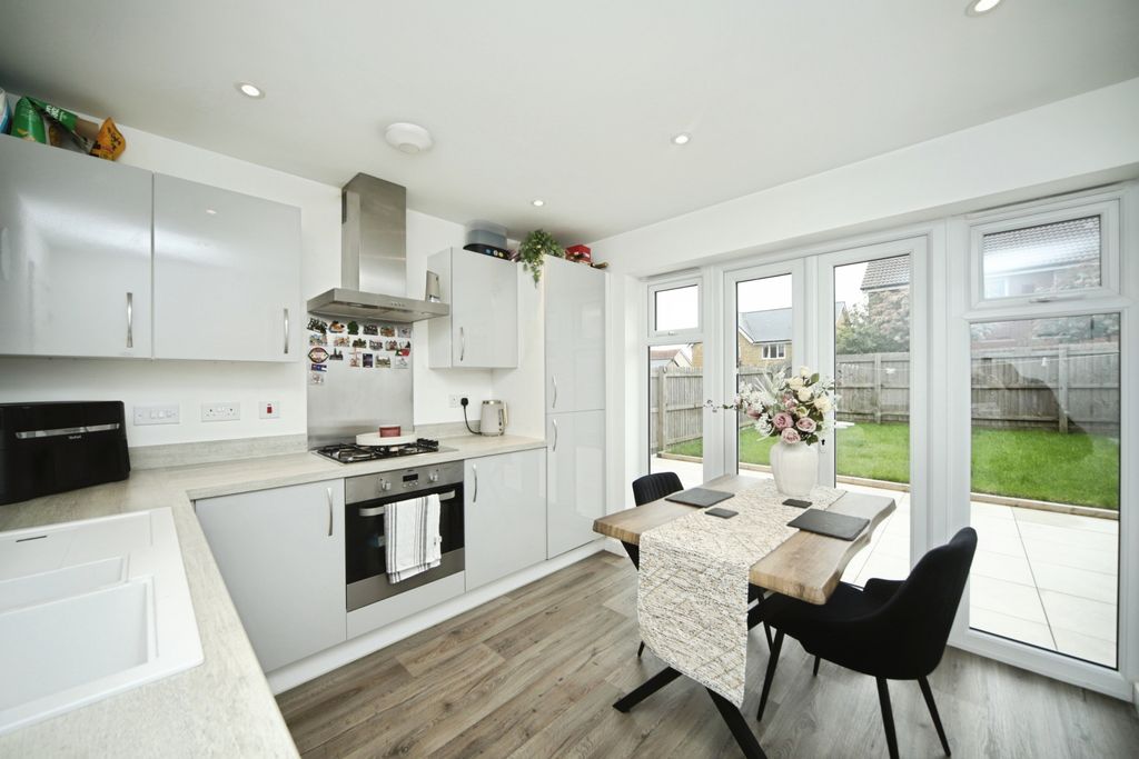 Property photo 2 of 15 Kitchen/Dining Room