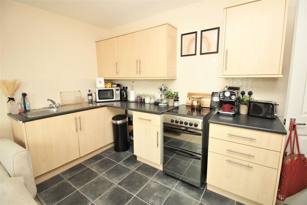 Property photo 3 of 5 Kitchen