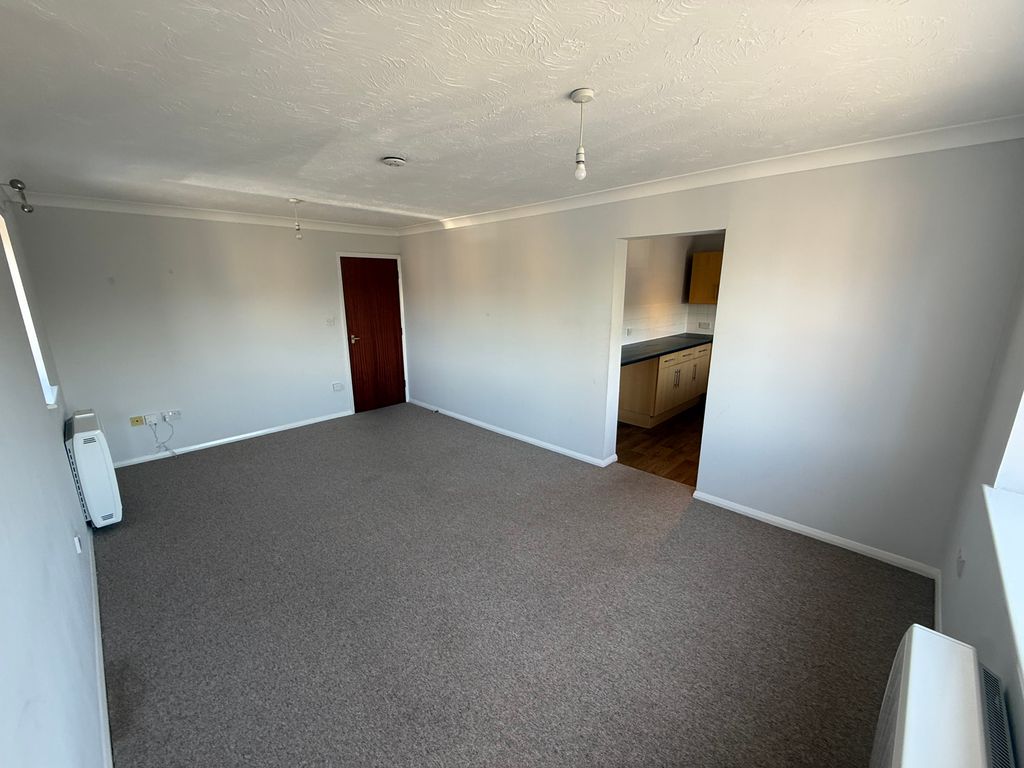 Property photo 2 of 8