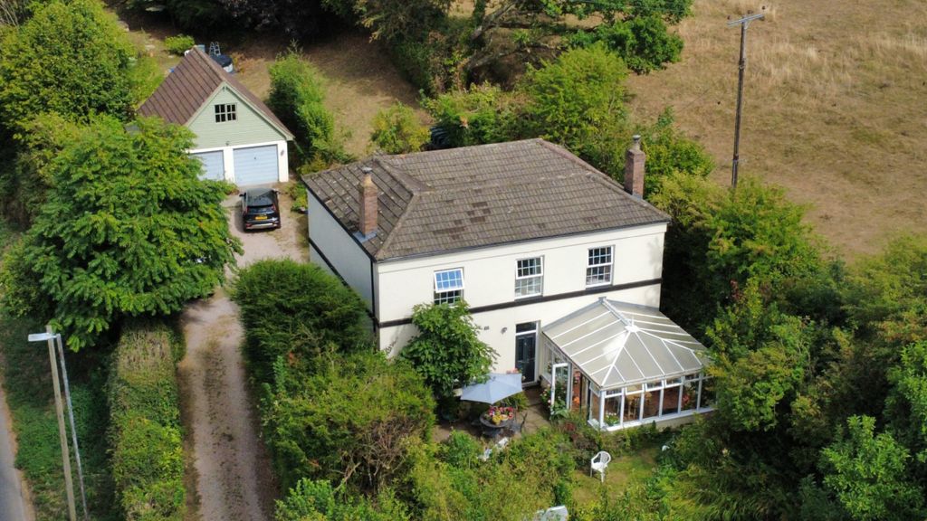 Property photo 1 of 41