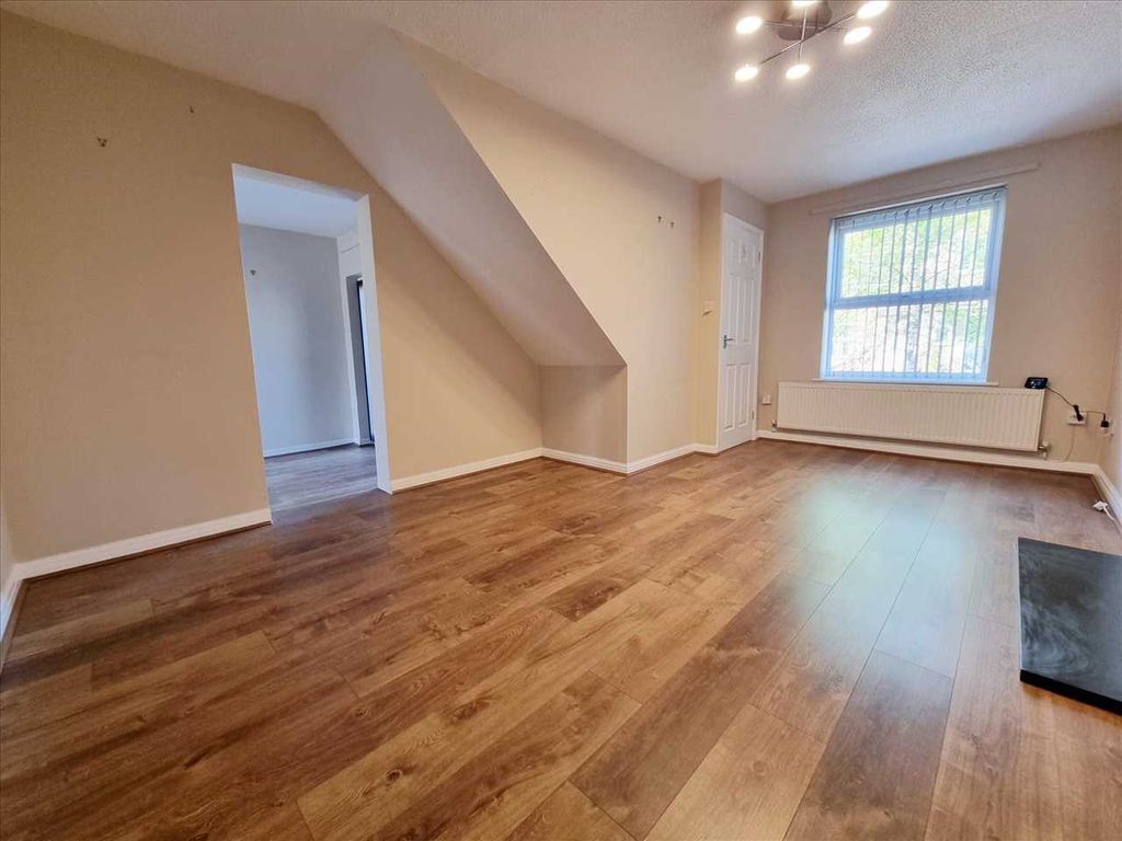 Property photo 3 of 9 Dining Room