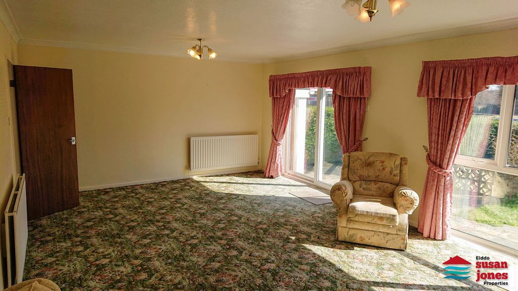 Property photo 3 of 14