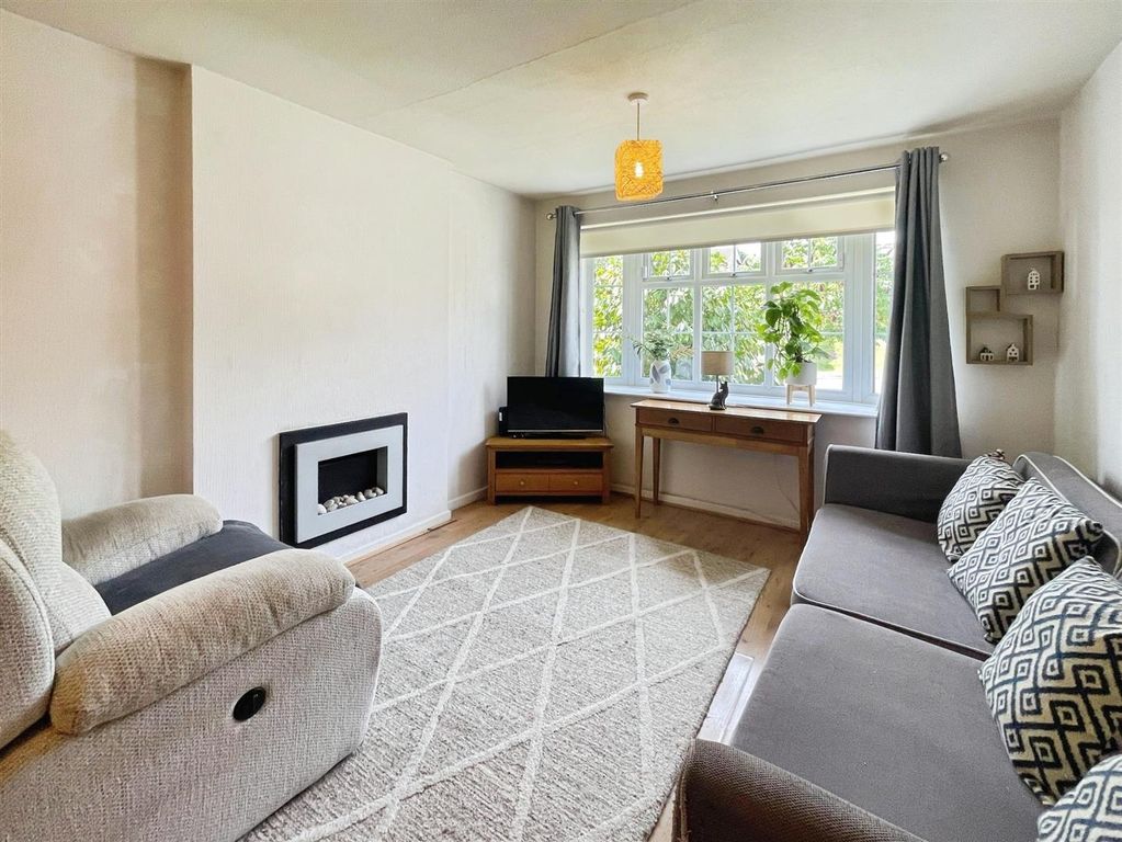 Property photo 3 of 14 Living Room