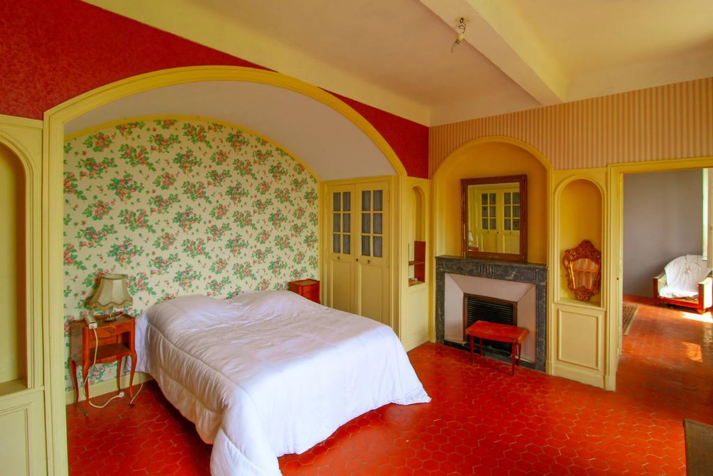 Property photo 2 of 26