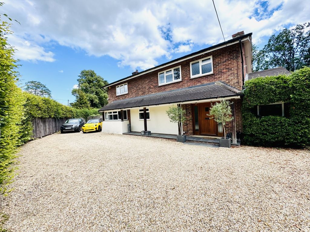Property photo 2 of 32