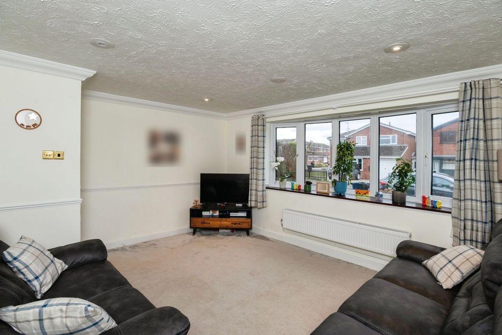 Property photo 3 of 34