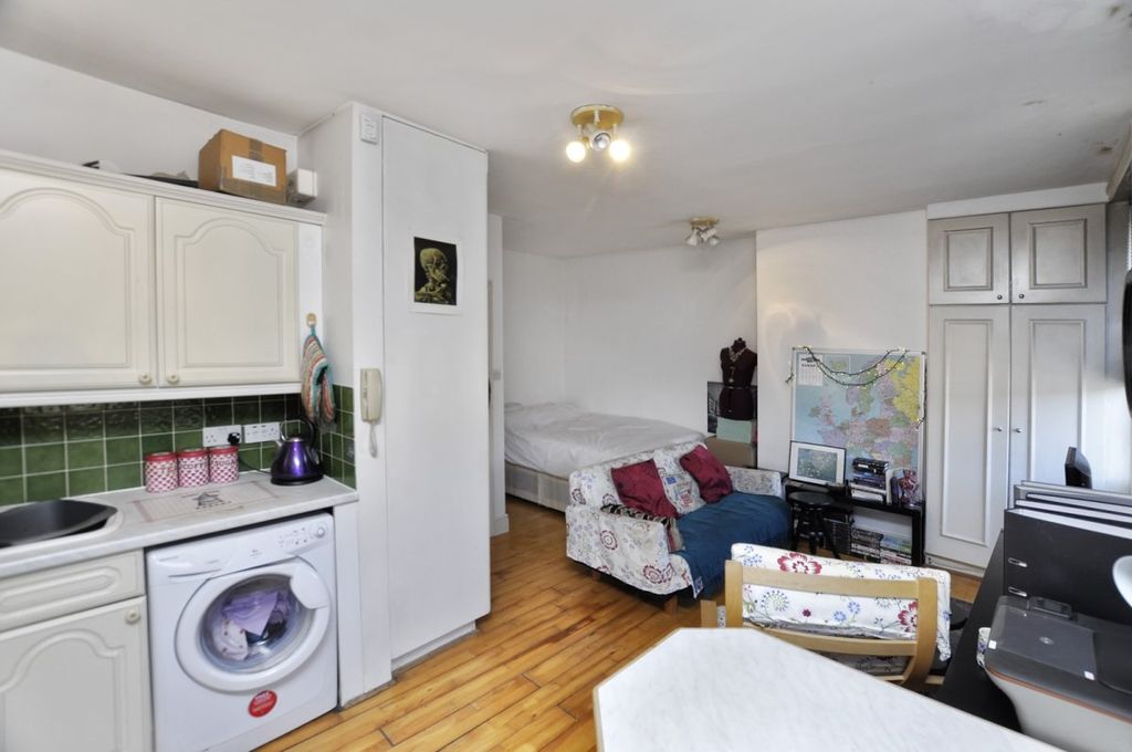 Property photo 3 of 6