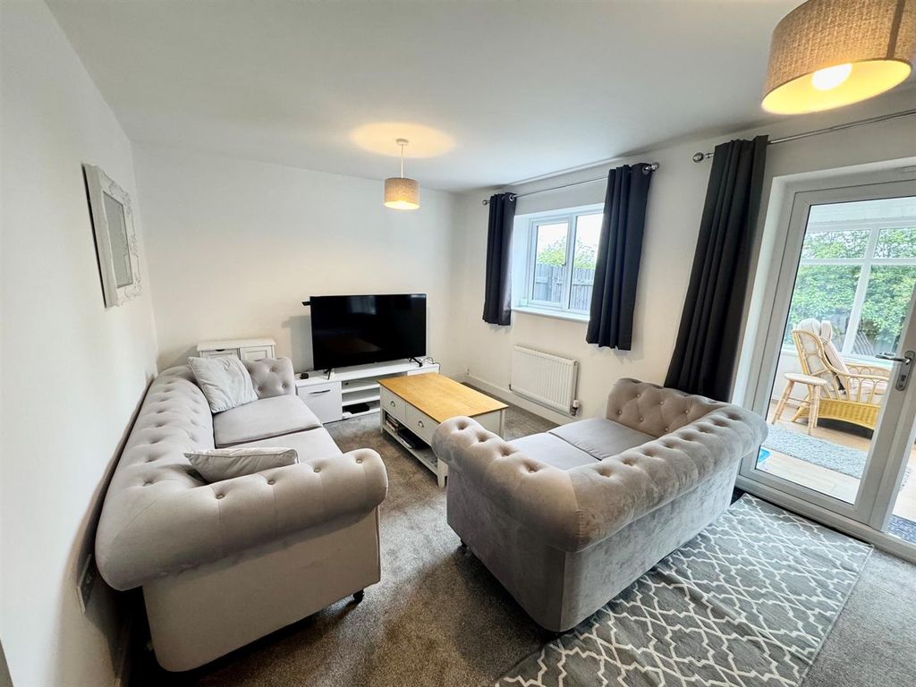 Property photo 2 of 17 Lounge.Jpg