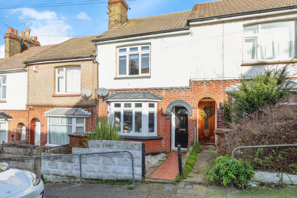 Property photo 1 of 12