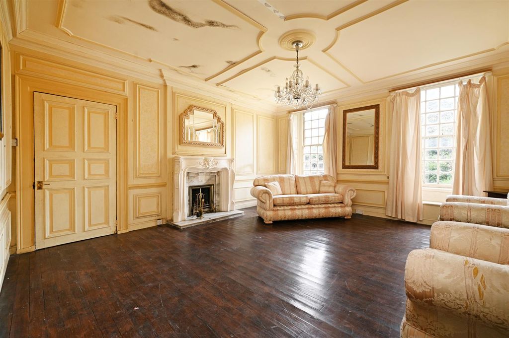 Property photo 2 of 33 Drawing Room