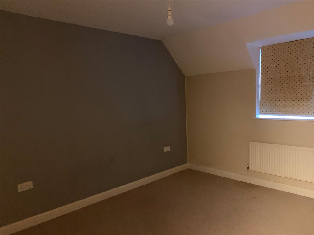 Property photo 1 of 14 Bed 4.Jpg