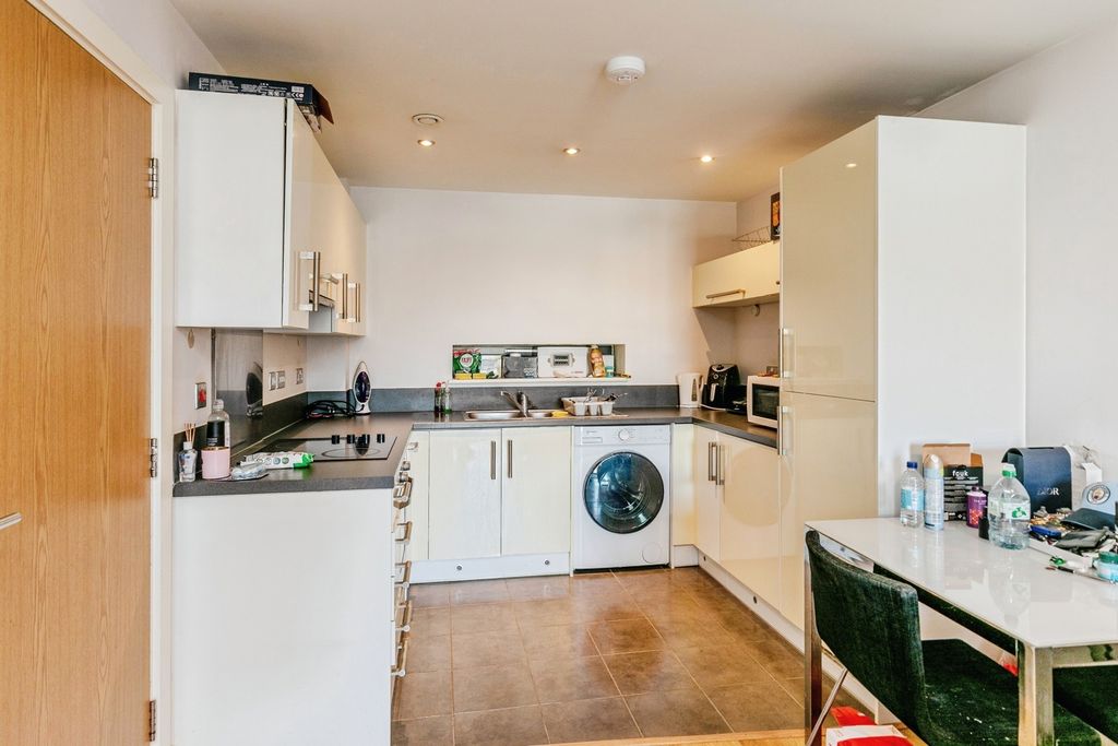 Property photo 3 of 10 Pbox-Img.Jpg