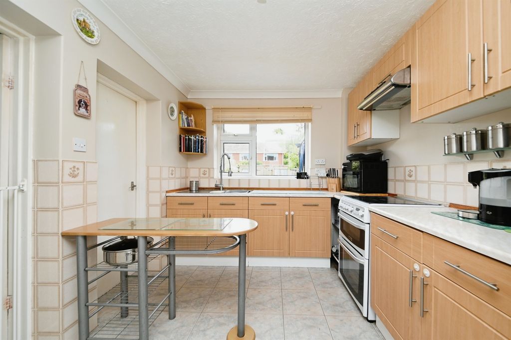 Property photo 3 of 31